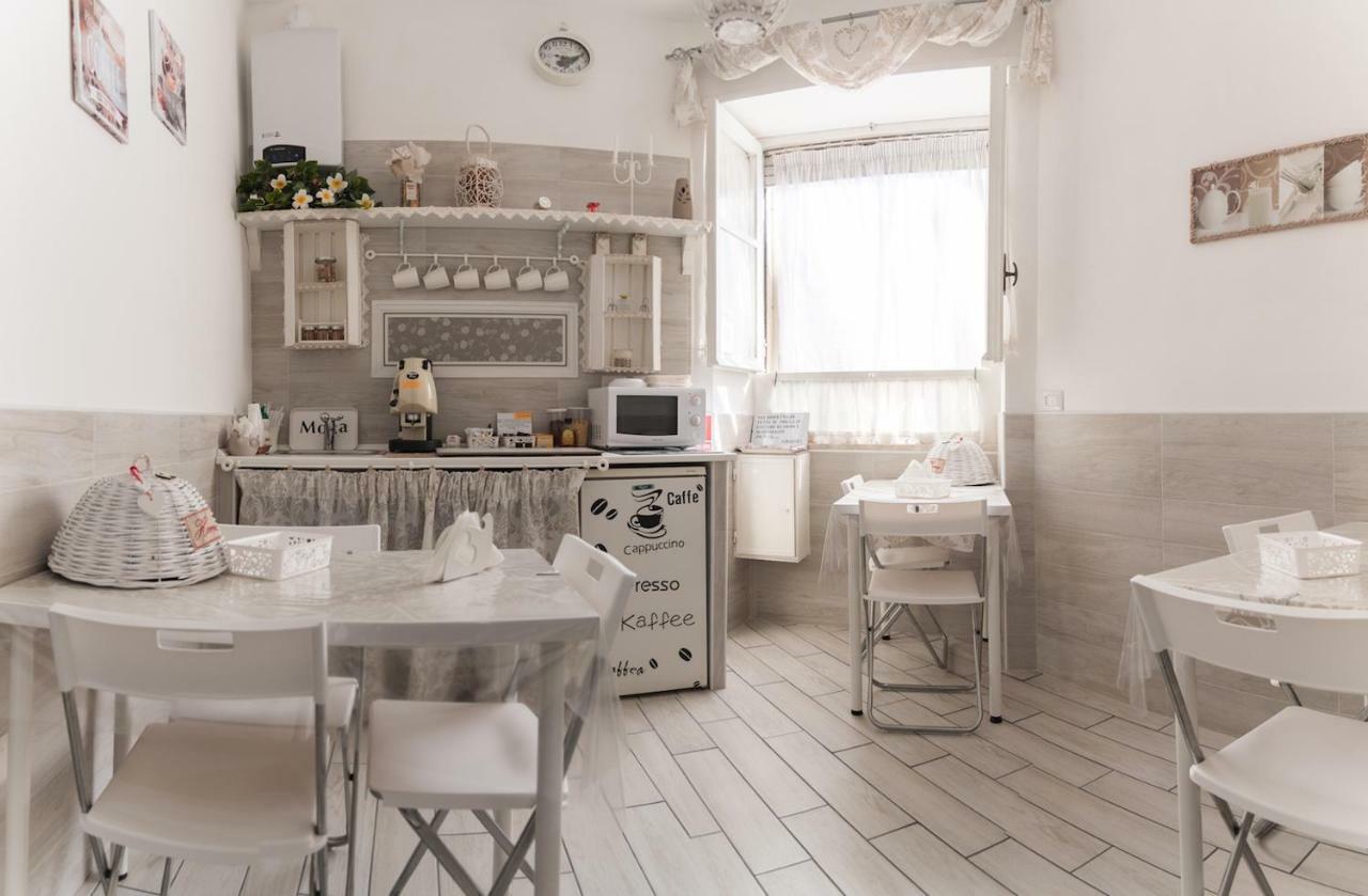 Il Frangipane Bed and Breakfast Formia Buitenkant foto